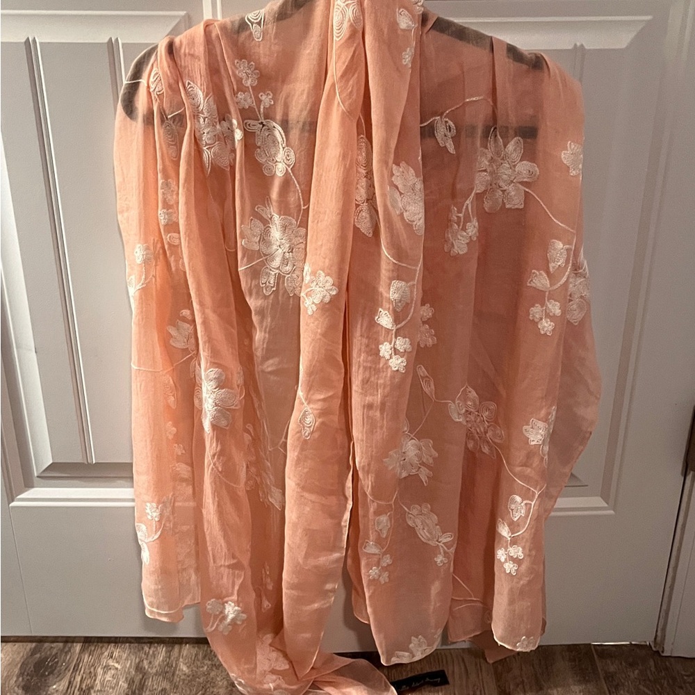 Aratta Scarf Silent Journey Line.  New Women’s